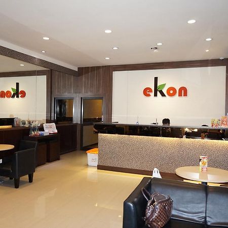 Ekon Hotel Yogyakarta Extérieur photo