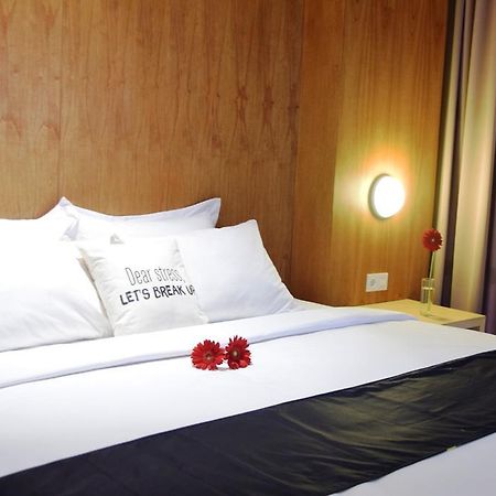 Ekon Hotel Yogyakarta Extérieur photo