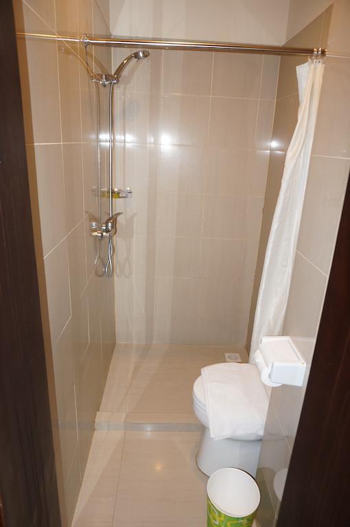 Ekon Hotel Yogyakarta Chambre photo