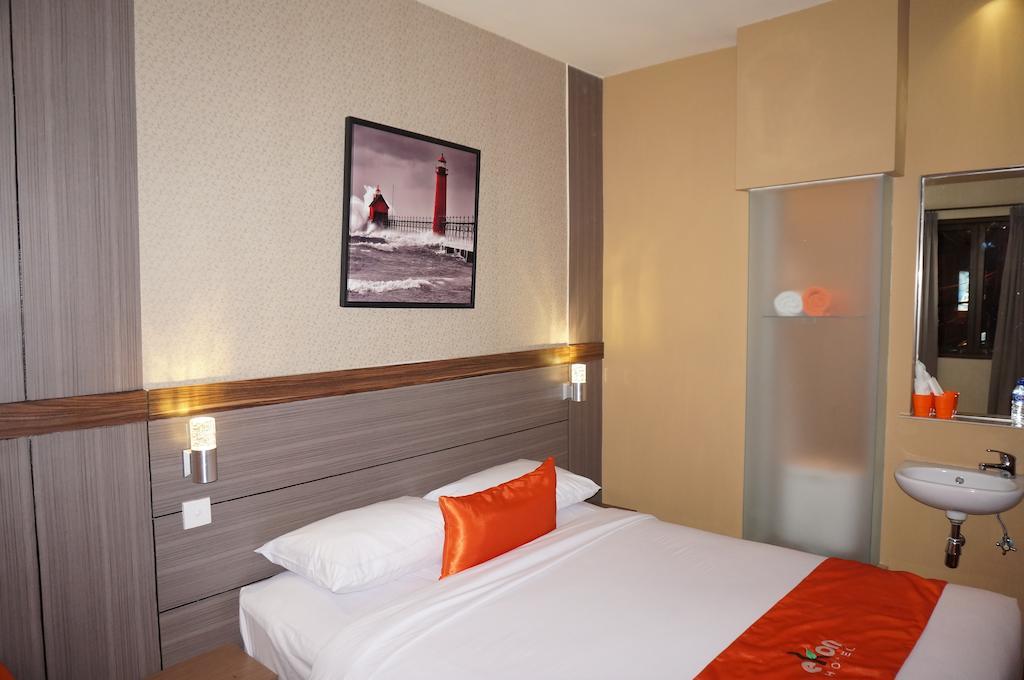 Ekon Hotel Yogyakarta Chambre photo