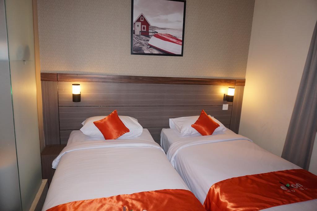 Ekon Hotel Yogyakarta Chambre photo