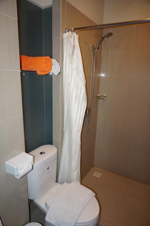 Ekon Hotel Yogyakarta Chambre photo