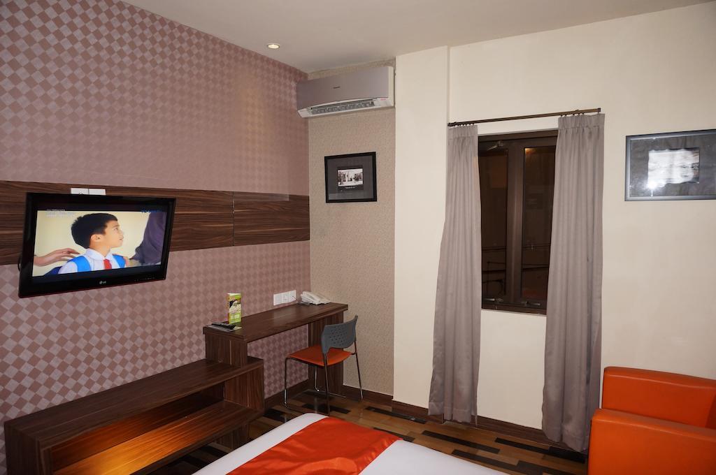 Ekon Hotel Yogyakarta Chambre photo