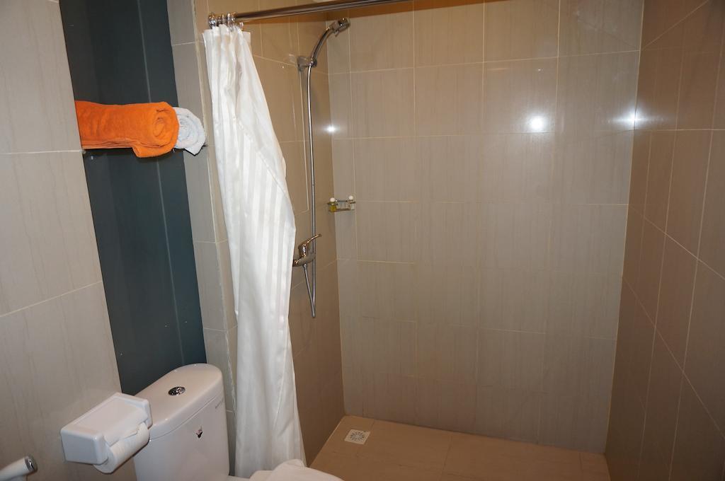 Ekon Hotel Yogyakarta Chambre photo